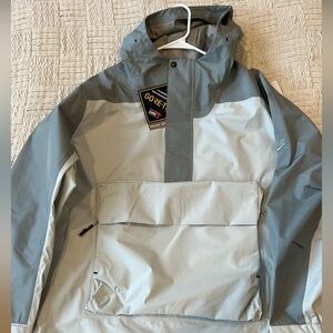 Nike Sportswear Storm-FIT ADV GORE-TEX
Men's Anorak